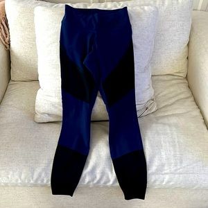 Women’s Nike dri-fit navy blue workout leggings size S